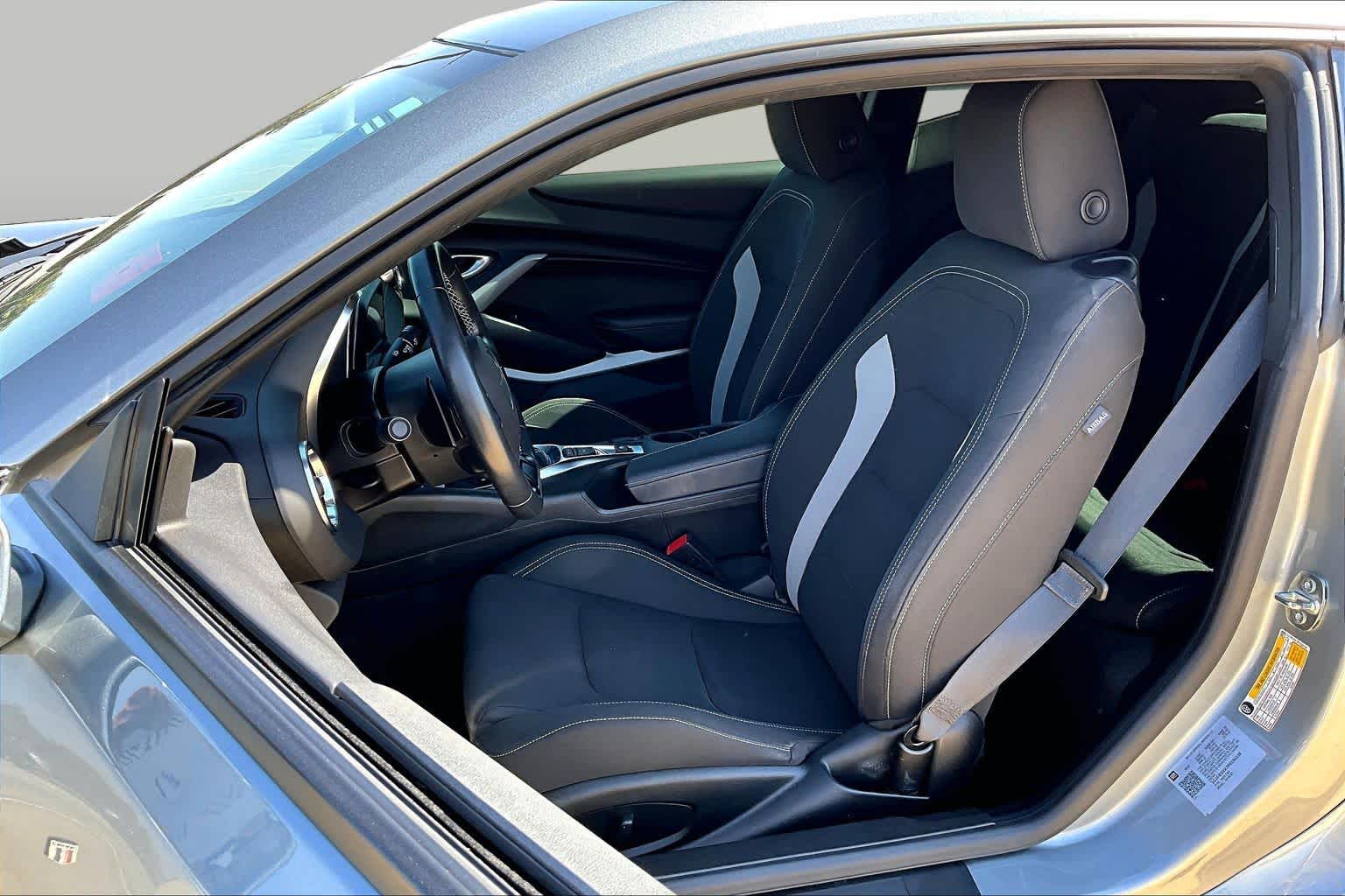 2023 Chevrolet Camaro photo 8 of 37