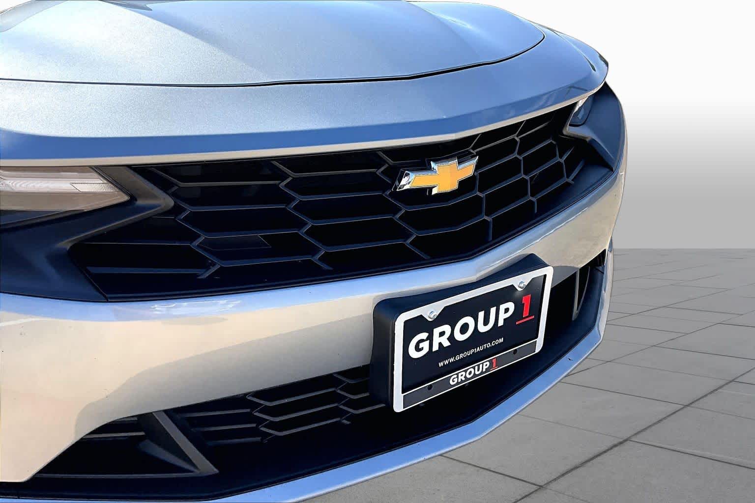 2023 Chevrolet Camaro photo 30 of 37
