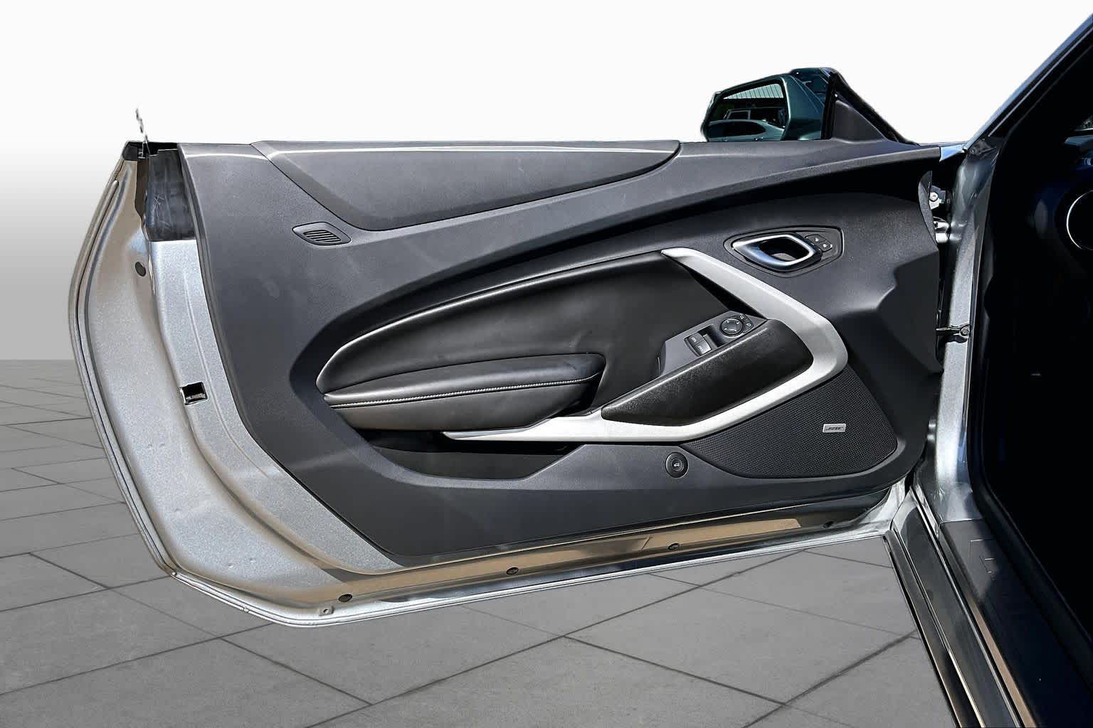 2023 Chevrolet Camaro photo 22 of 37