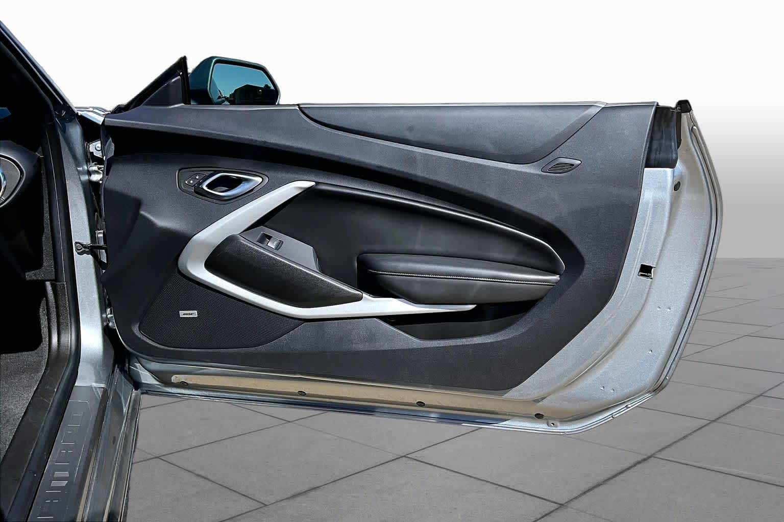 2023 Chevrolet Camaro photo 23 of 37