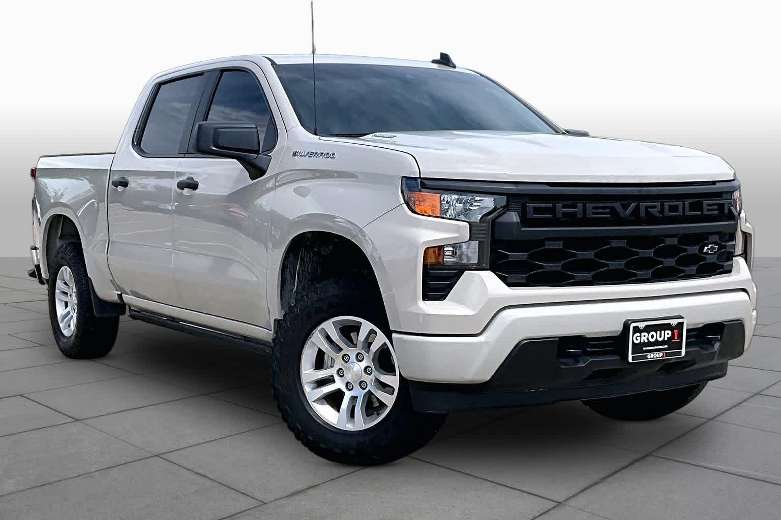 2026 Chevrolet Silverado 1500 photo 3 of 37