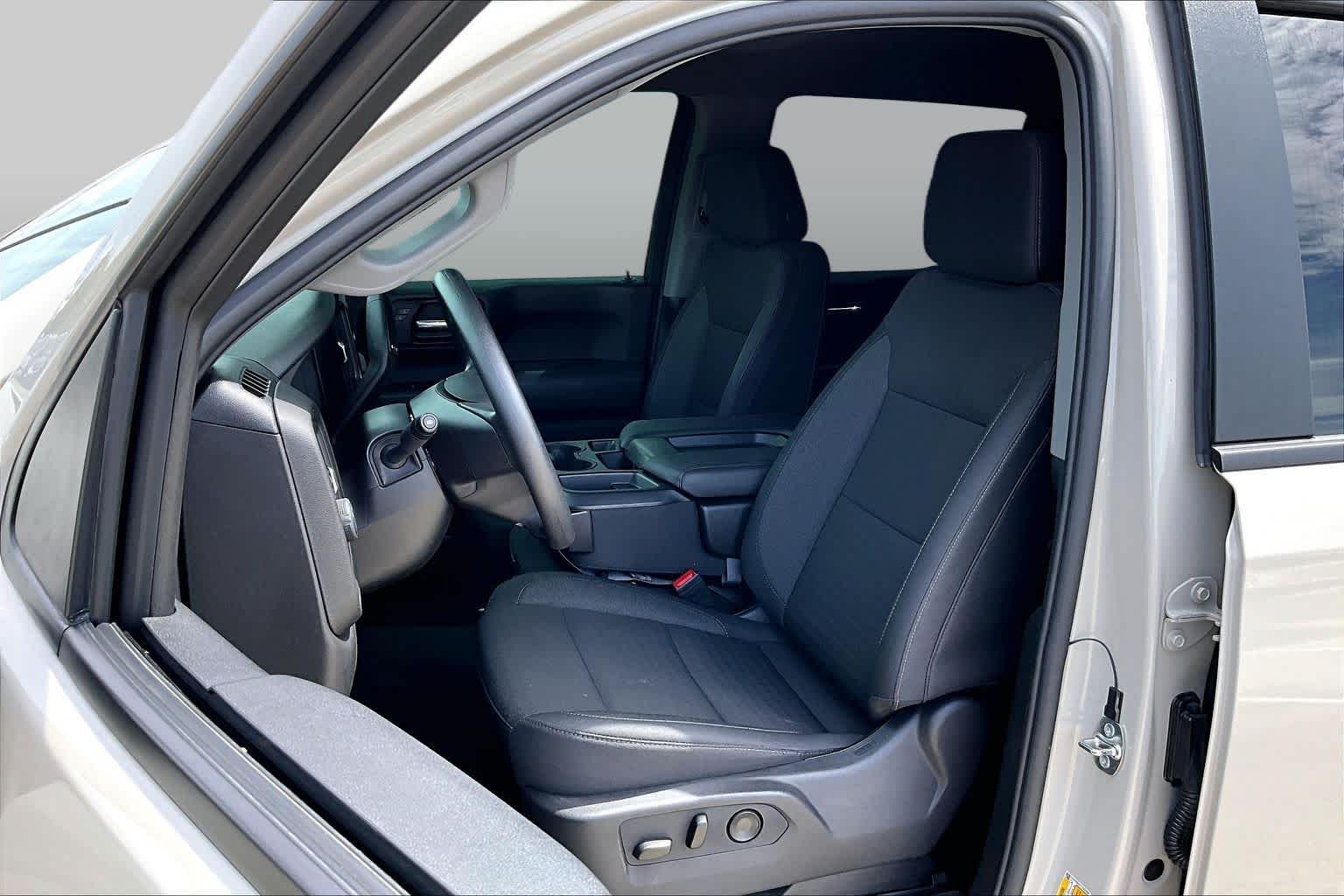 2026 Chevrolet Silverado 1500 photo 8 of 37
