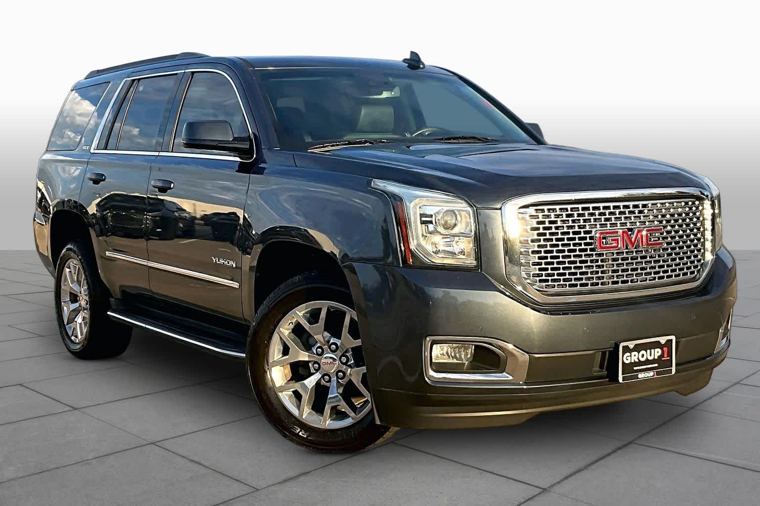2019 GMC Yukon photo 2 of 34