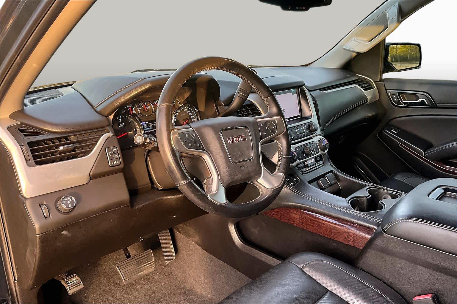 2019 GMC Yukon photo 16 of 34