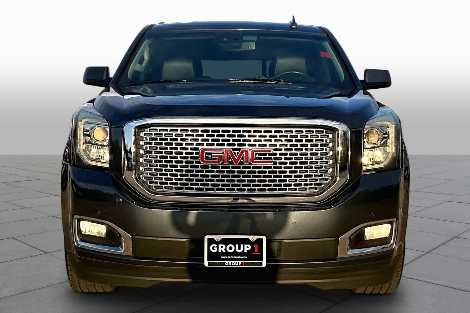 2019 GMC Yukon photo 3 of 34
