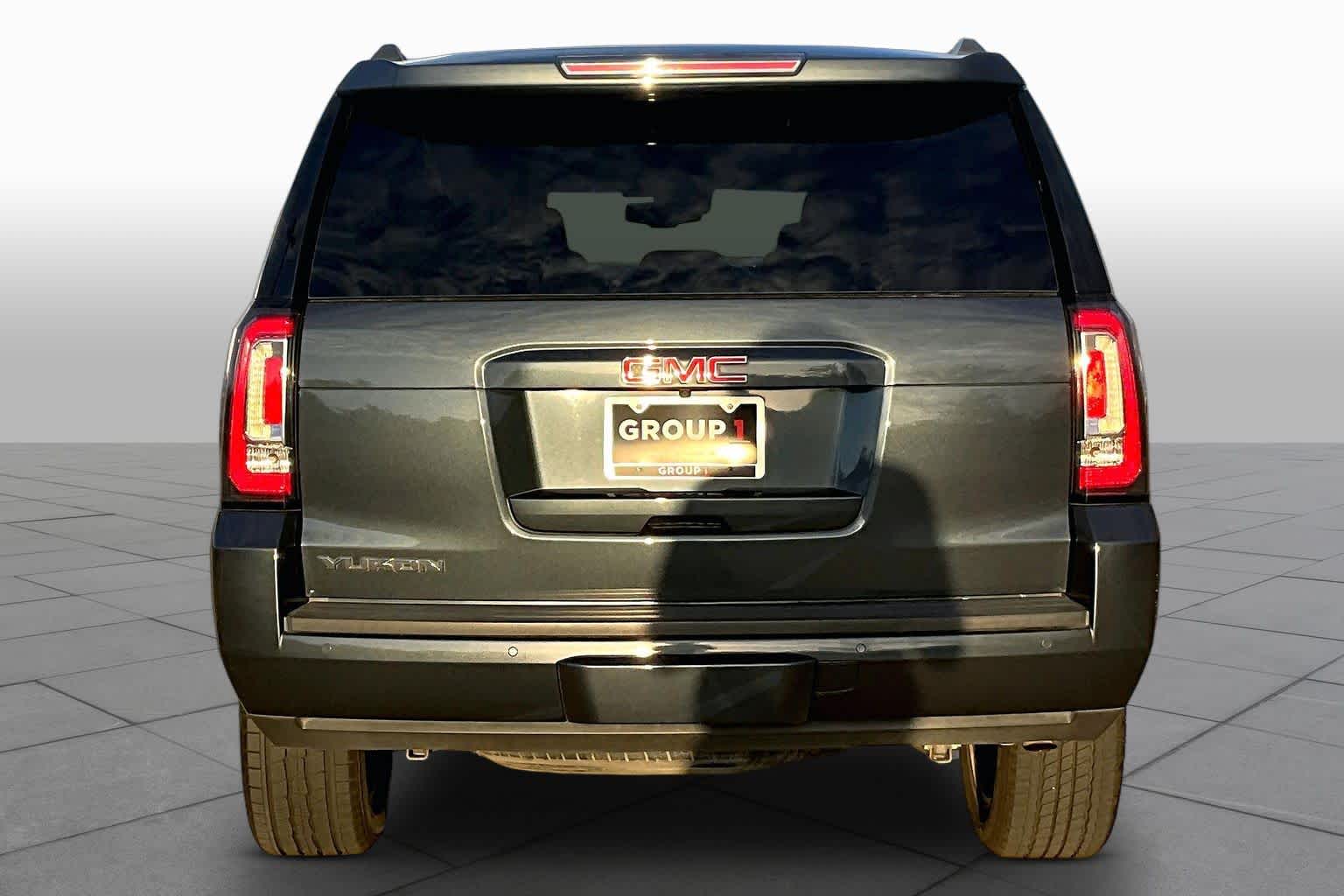 2019 GMC Yukon photo 4 of 34