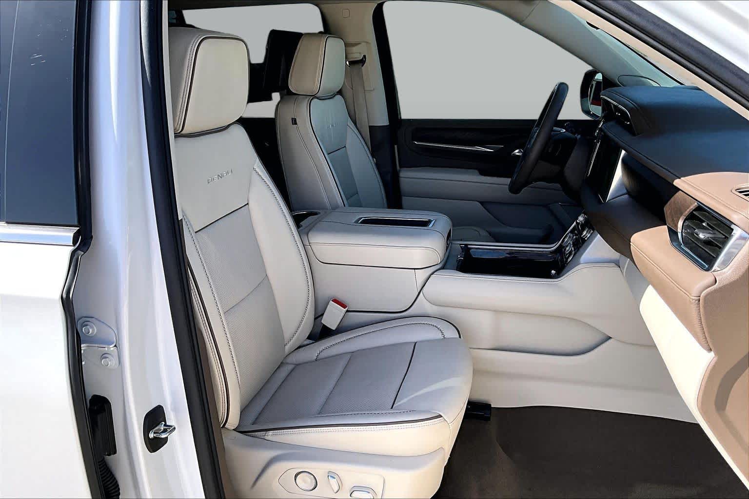 2024 GMC Yukon Denali Denali White Frost Tricoat at Lexus Southwest Houston