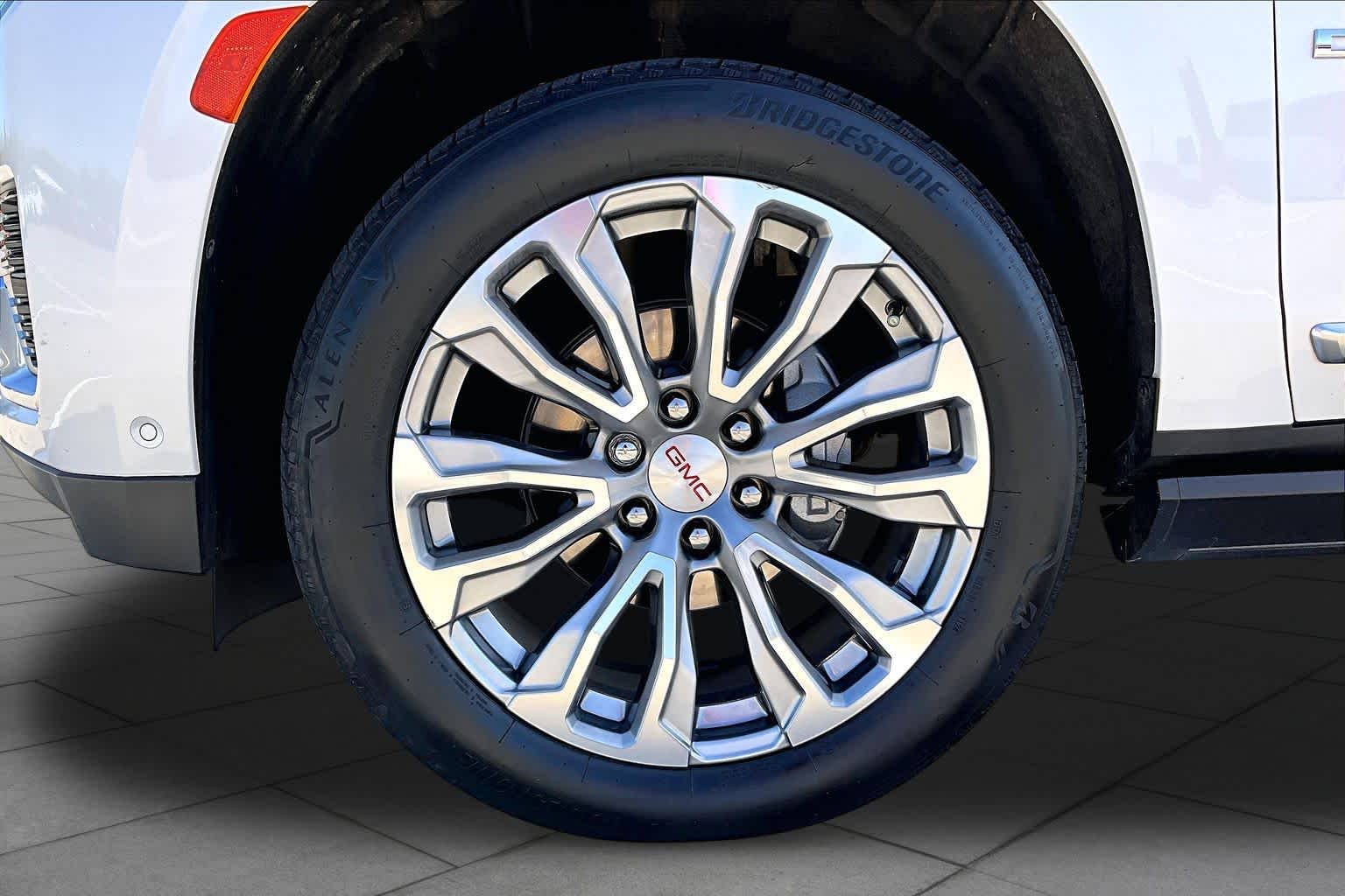 2024 GMC Yukon Denali Denali White Frost Tricoat at Lexus Southwest Houston