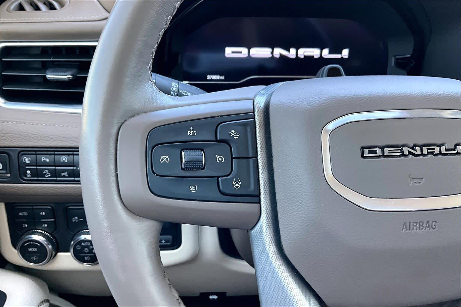 2024 GMC Yukon Denali Denali White Frost Tricoat at Lexus Southwest Houston