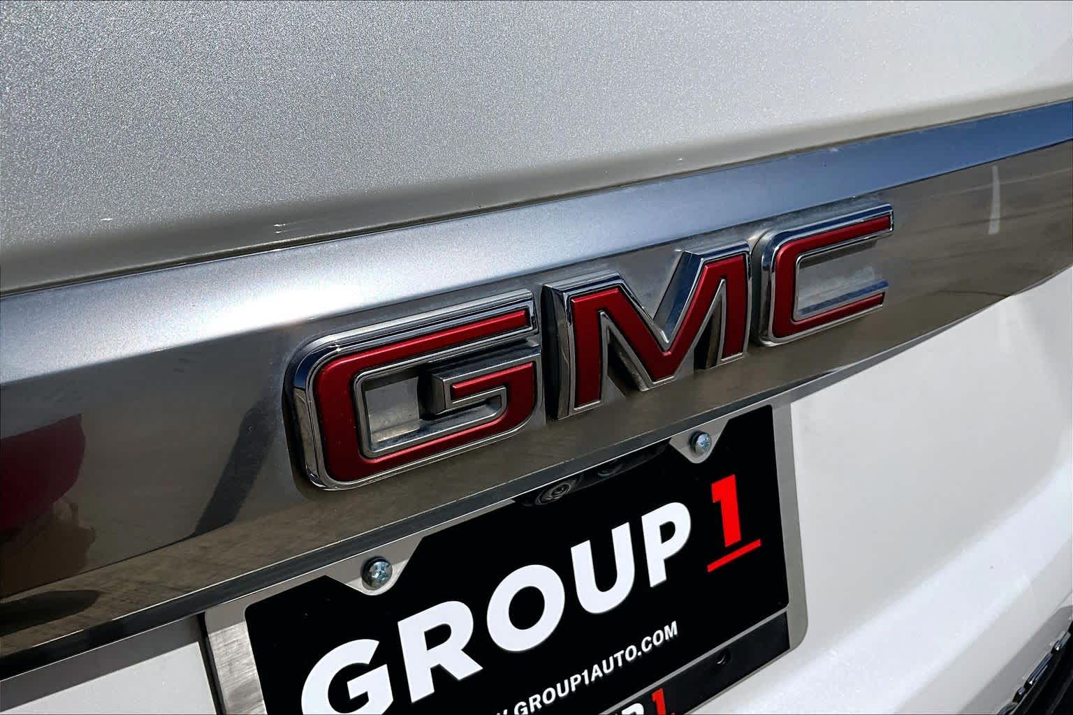 2024 GMC Yukon Denali Denali White Frost Tricoat at Lexus Southwest Houston