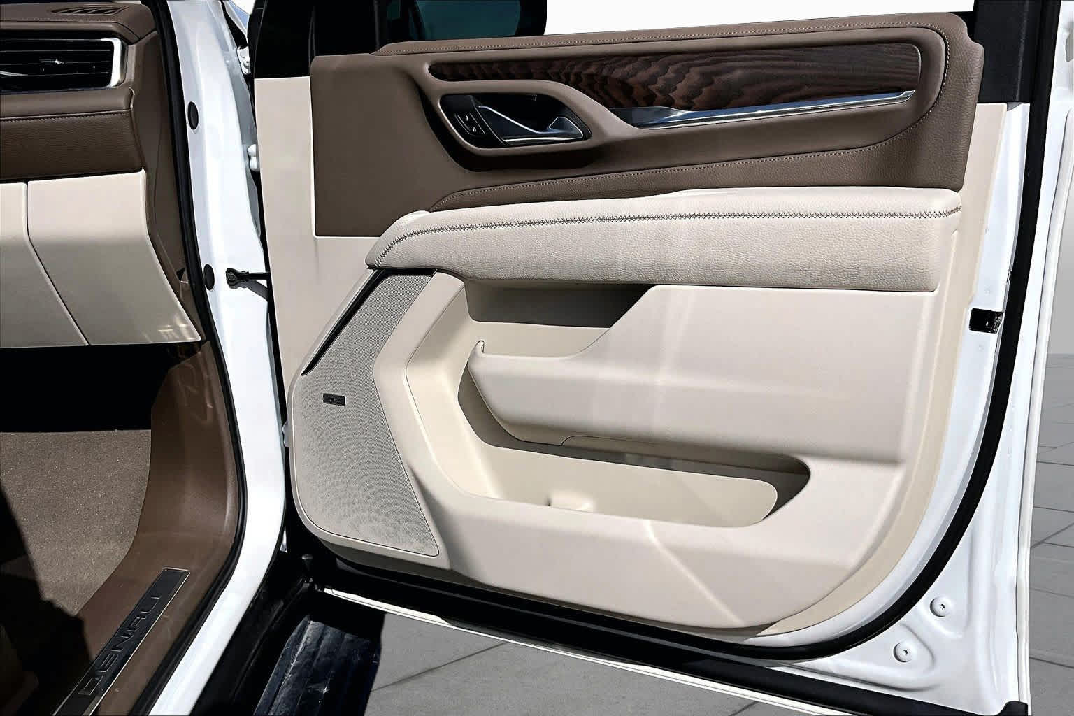 2024 GMC Yukon Denali Denali White Frost Tricoat at Lexus Southwest Houston