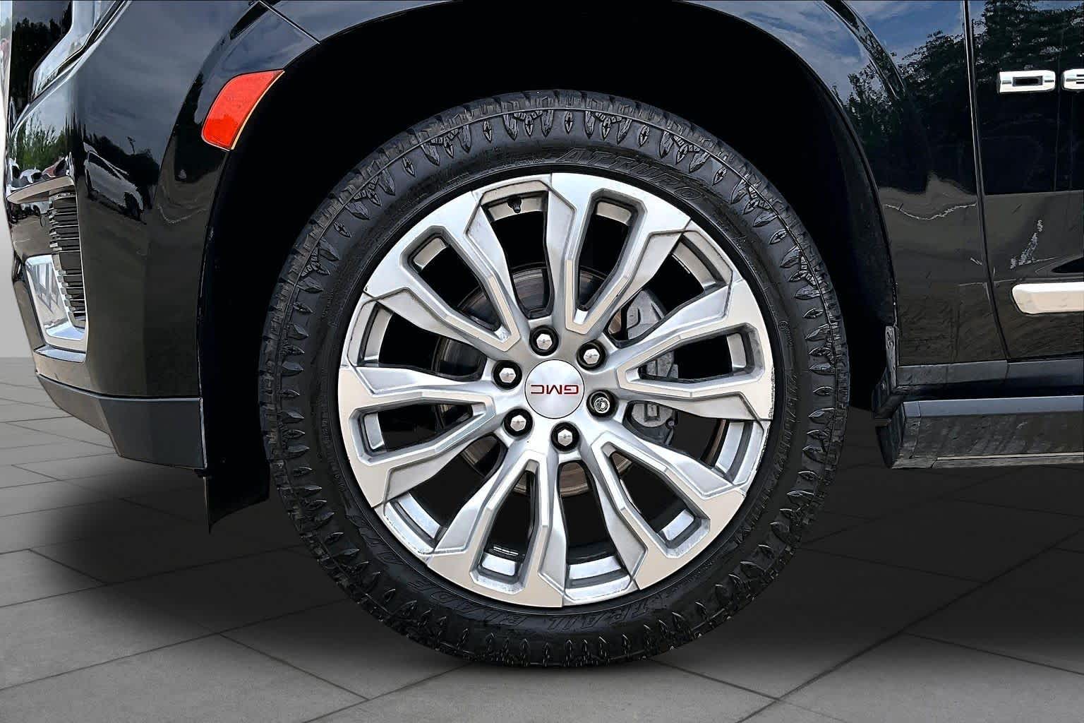 2022 GMC Yukon Denali Denali Onyx Black at Group 1 GMC Buick South