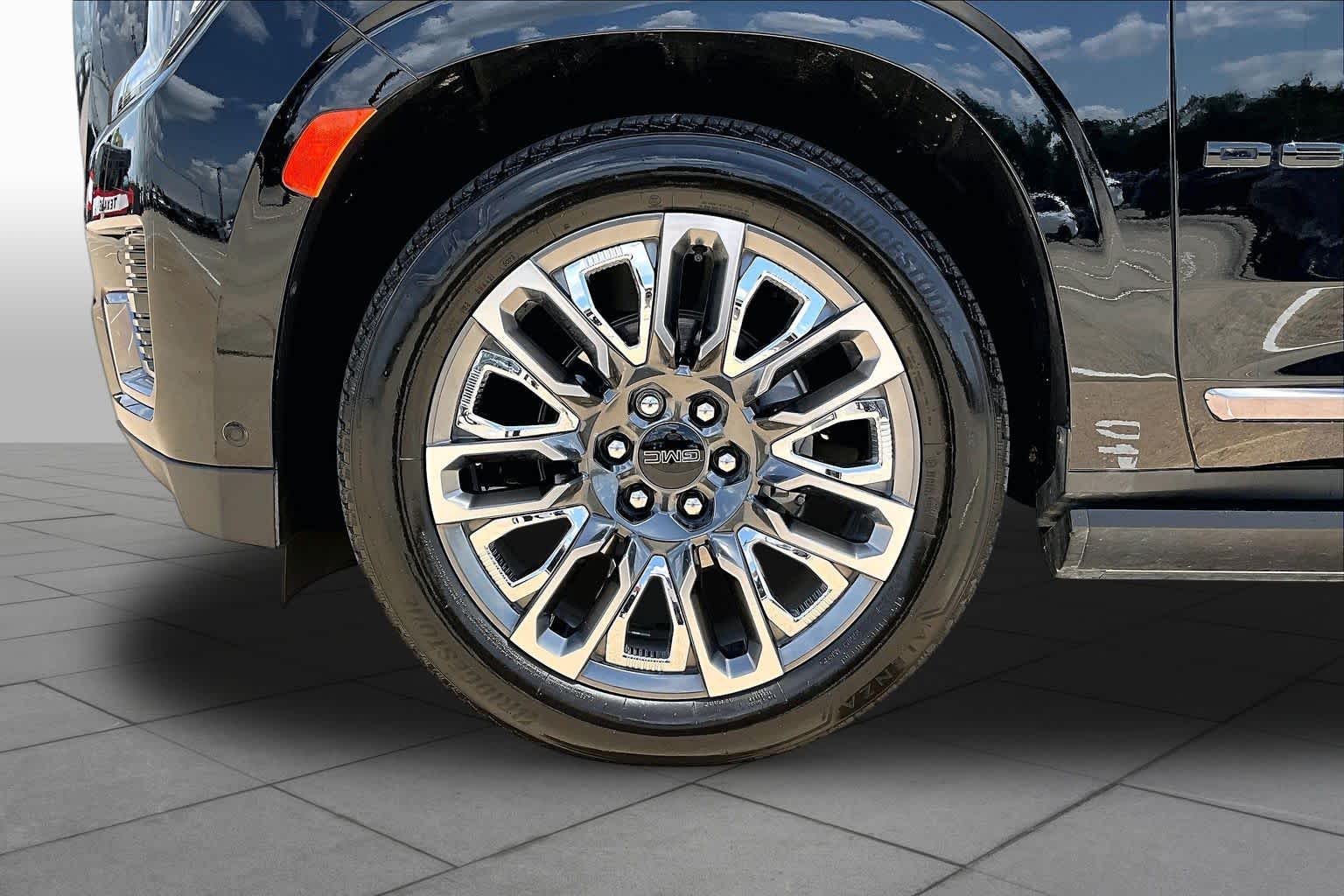 2024 GMC Yukon XL Denali Ultimate Denali Ultimate Onyx Black at Beck & Masten Kia