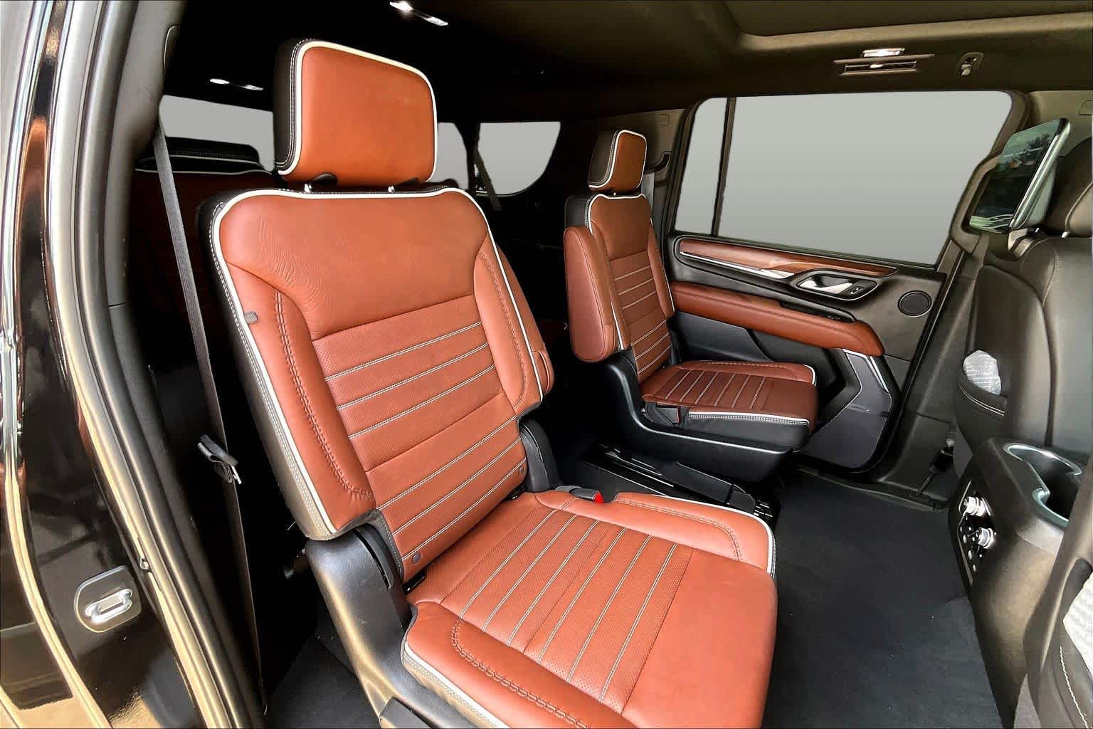 2024 GMC Yukon XL Denali Ultimate Denali Ultimate Onyx Black at Beck & Masten Kia