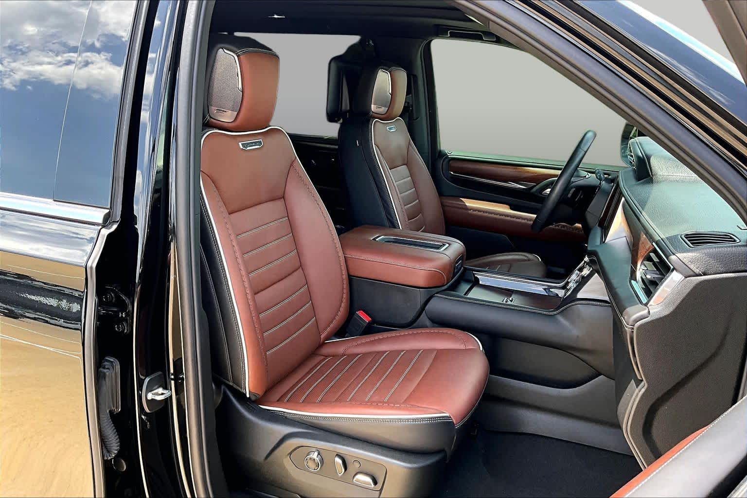 2024 GMC Yukon XL Denali Ultimate Denali Ultimate Onyx Black at Beck & Masten Kia