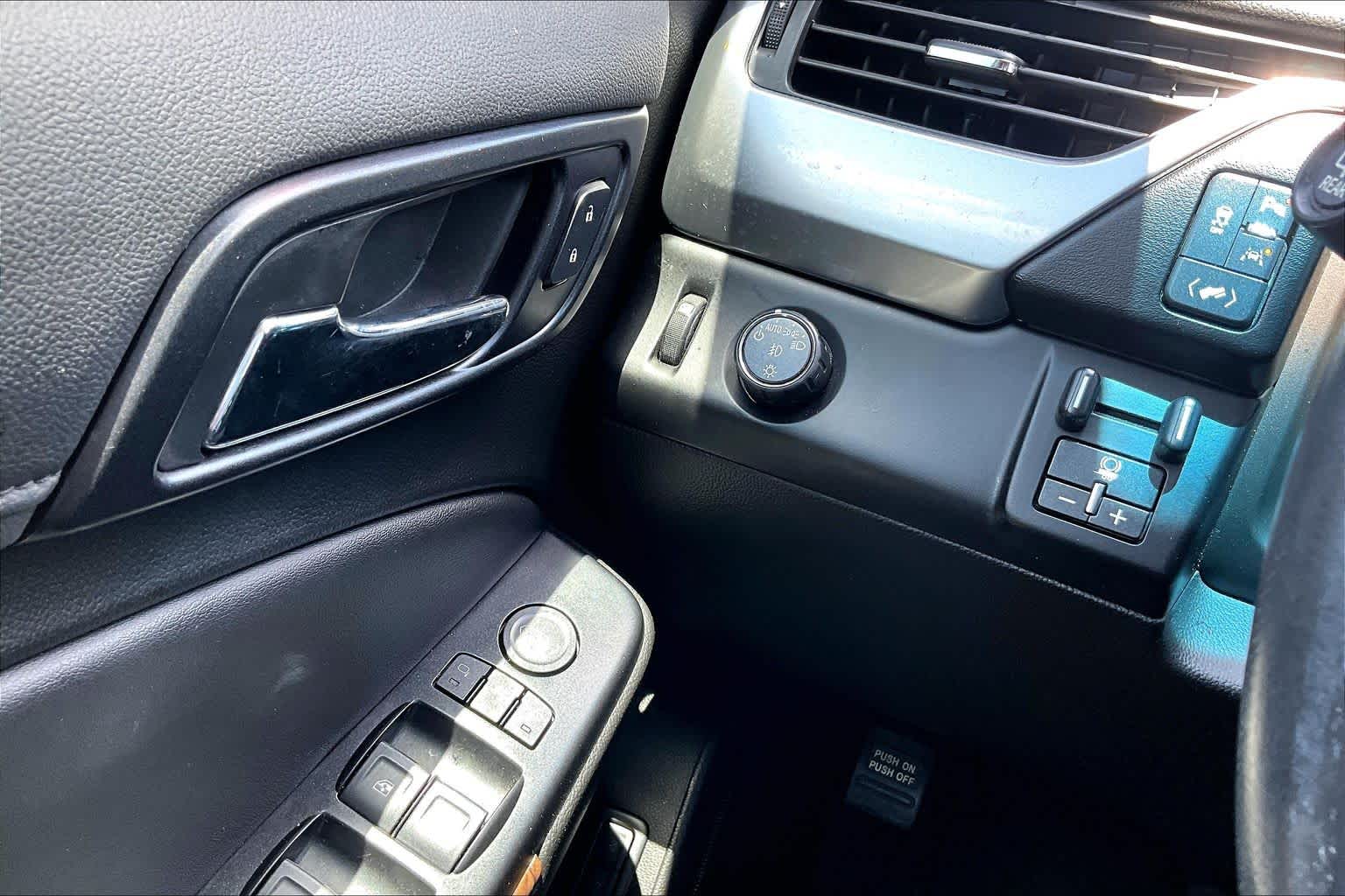 2019 Chevrolet Tahoe LT Summit White at Group 1 GMC Buick South