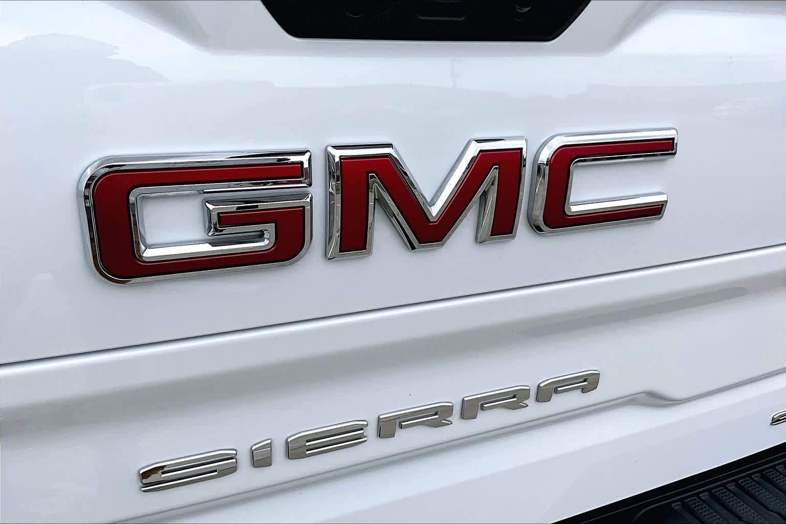 2026 GMC Sierra 1500 SLT Summit White at Texan GMC Buick