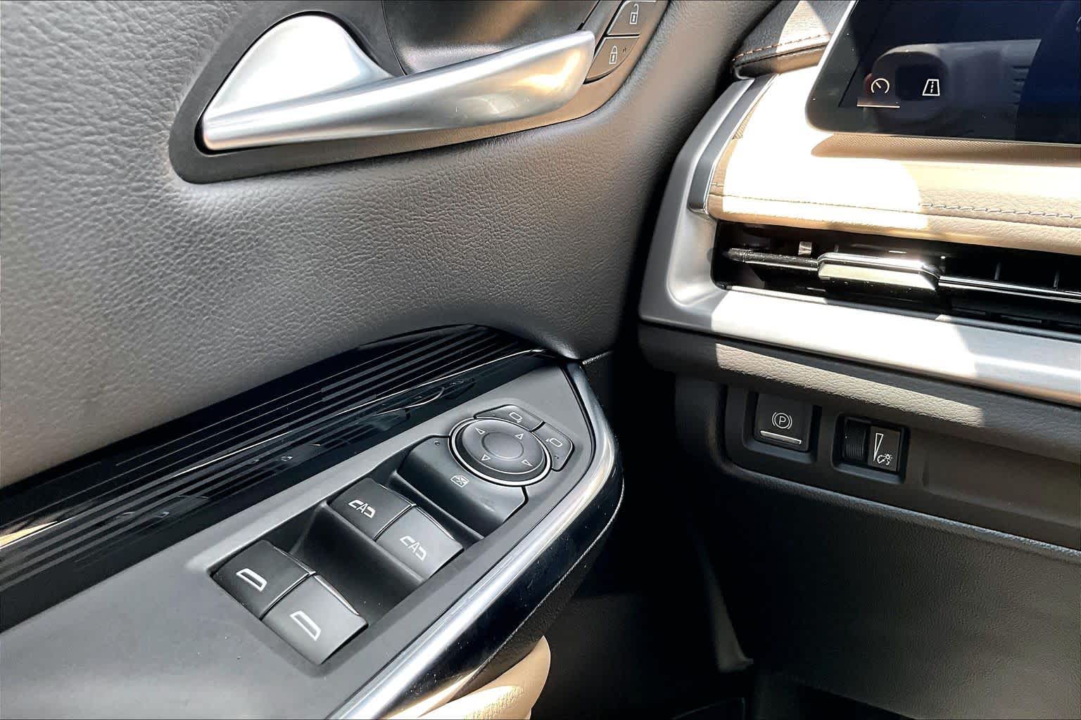 2024 Cadillac XT4 FWD Luxury Argent Silver Metallic at Ron Craft Chevrolet Cadillac