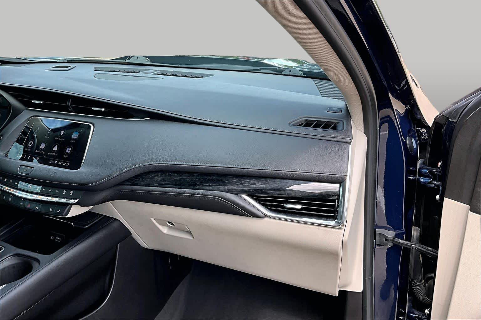 2019 Cadillac XT4 photo 18 of 36