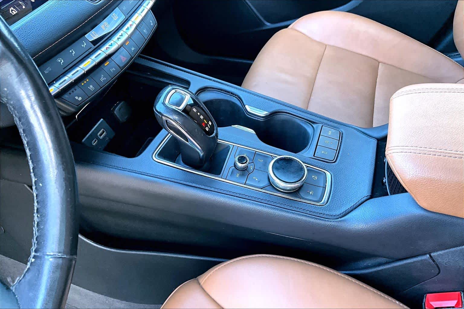 2019 Cadillac XT4 photo 17 of 37