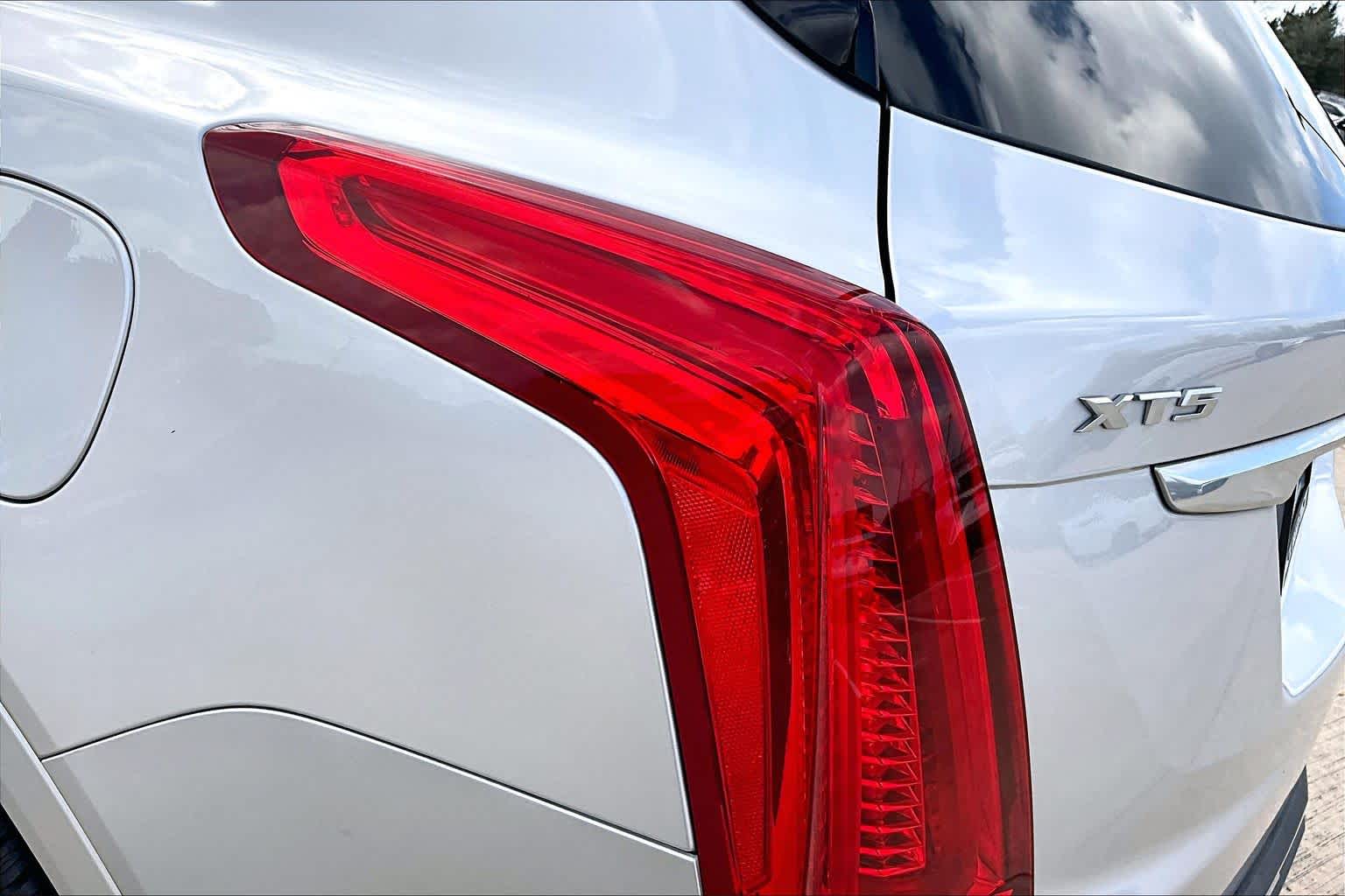 2018 Cadillac XT5 Premium Luxury FWD Radiant Silver Metallic at Mac Haik Ford