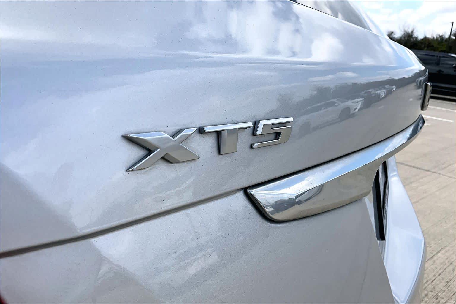 2018 Cadillac XT5 Premium Luxury FWD Radiant Silver Metallic at Mac Haik Ford