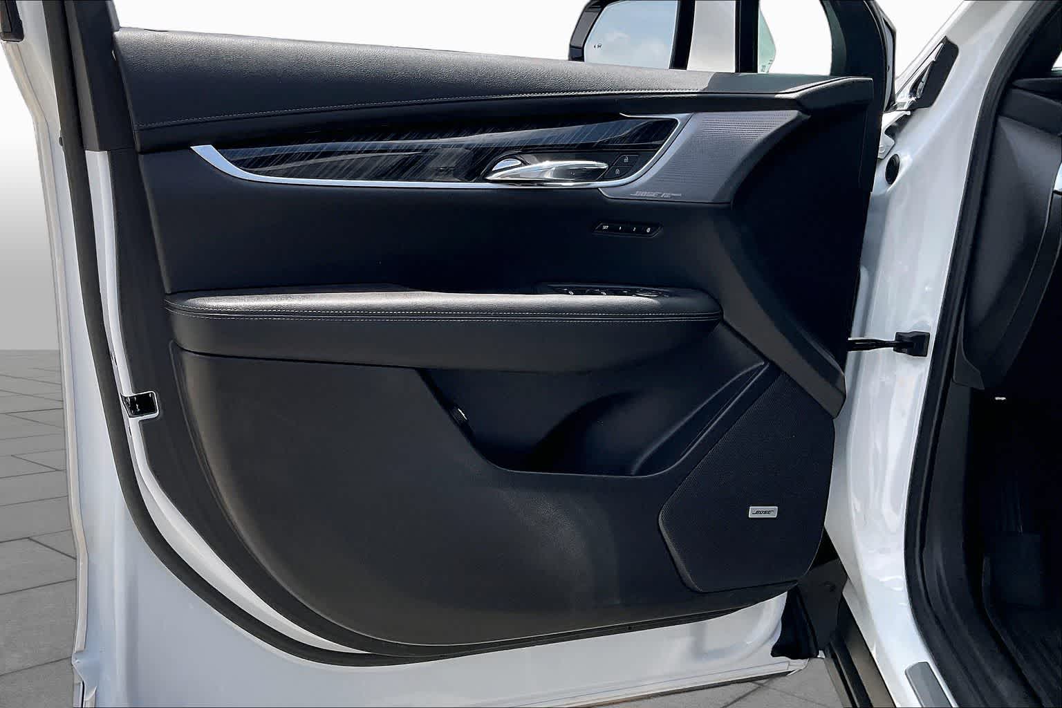 2024 Cadillac XT6 FWD Premium Luxury Crystal White Tricoat at Group 1 Toyota Southwest