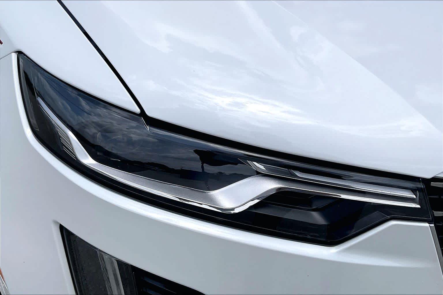 2024 Cadillac XT6 FWD Premium Luxury Crystal White Tricoat at Group 1 Toyota Southwest