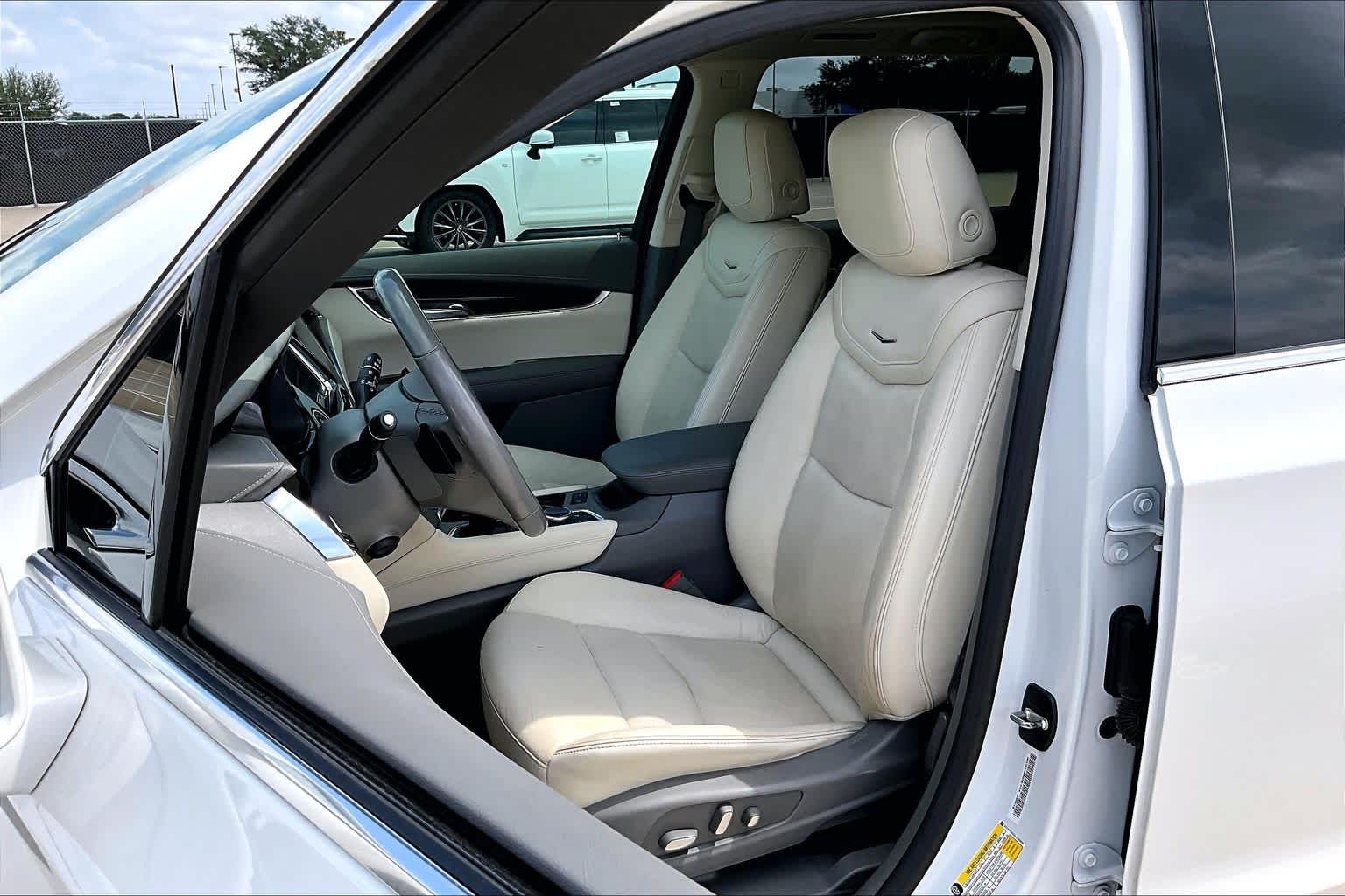 2020 Cadillac XT6 FWD Premium Luxury Crystal White Tricoat at AutoNation USA Houston