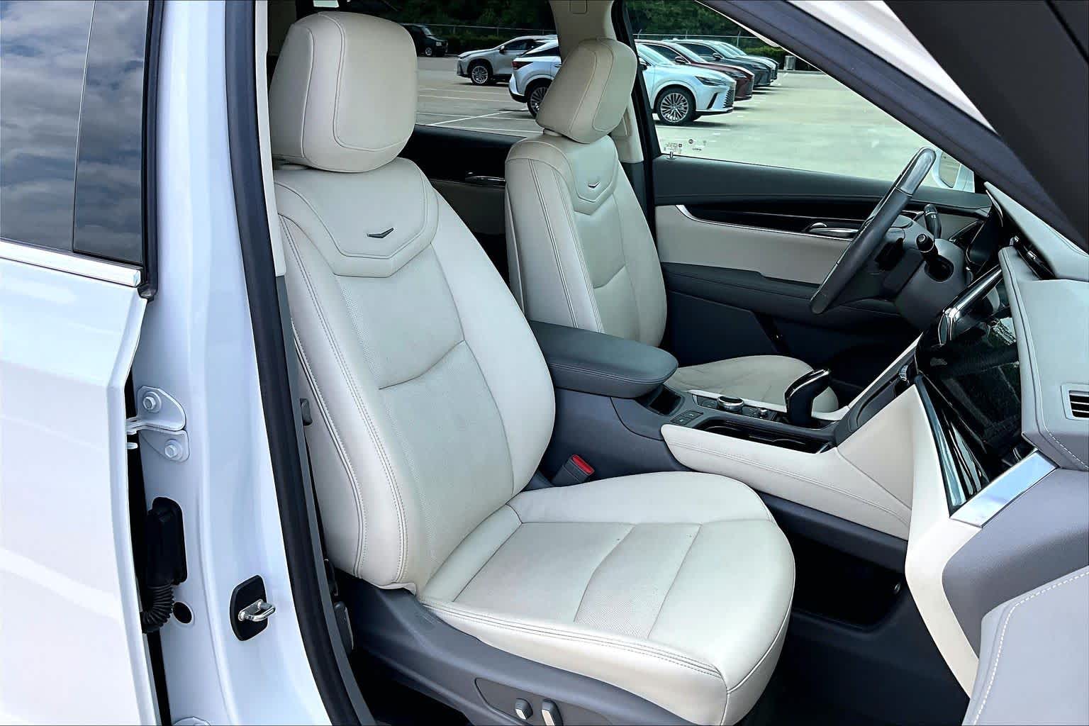 2020 Cadillac XT6 FWD Premium Luxury Crystal White Tricoat at AutoNation USA Houston