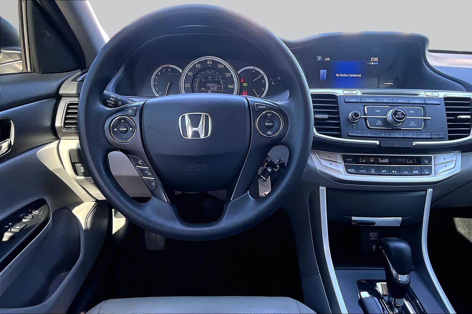 2015 Honda Accord photo 6 of 34