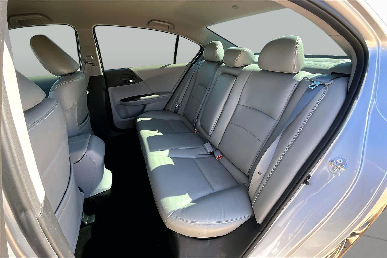 2015 Honda Accord photo 19 of 34