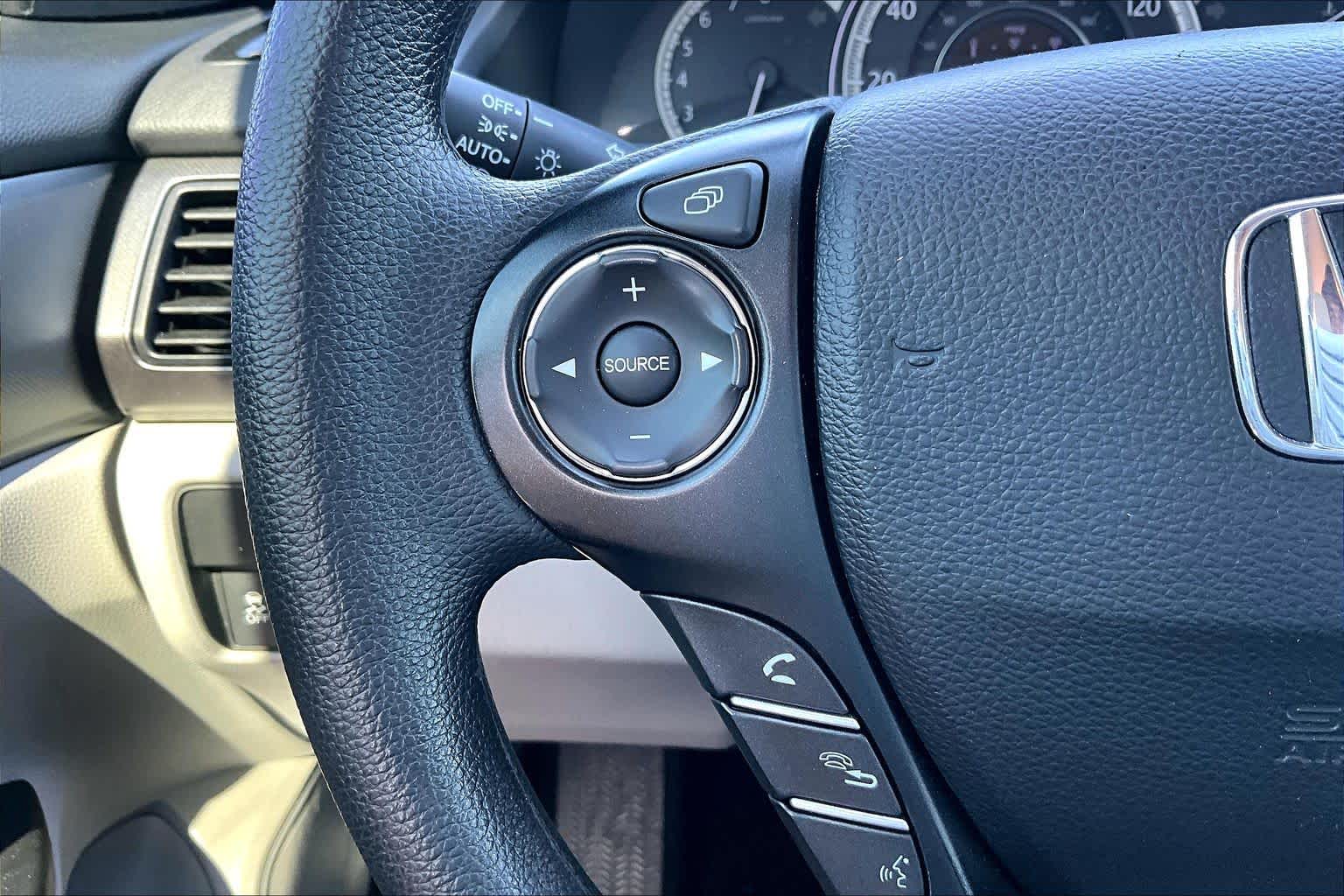 2015 Honda Accord photo 22 of 34