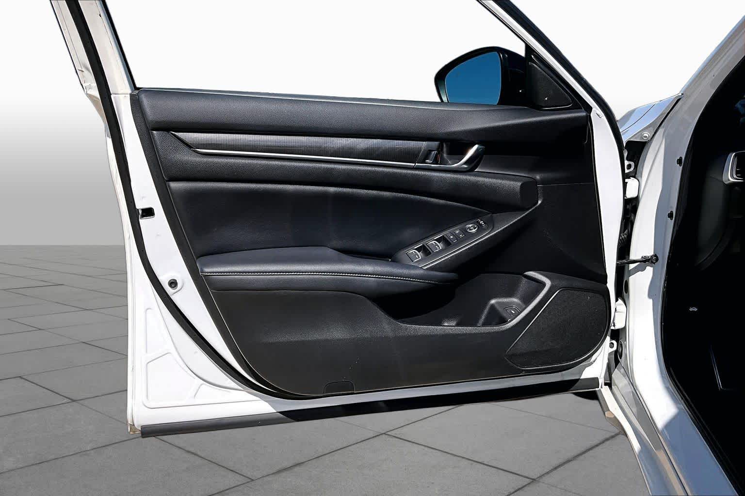 2021 Honda Accord Sedan photo 22 of 36