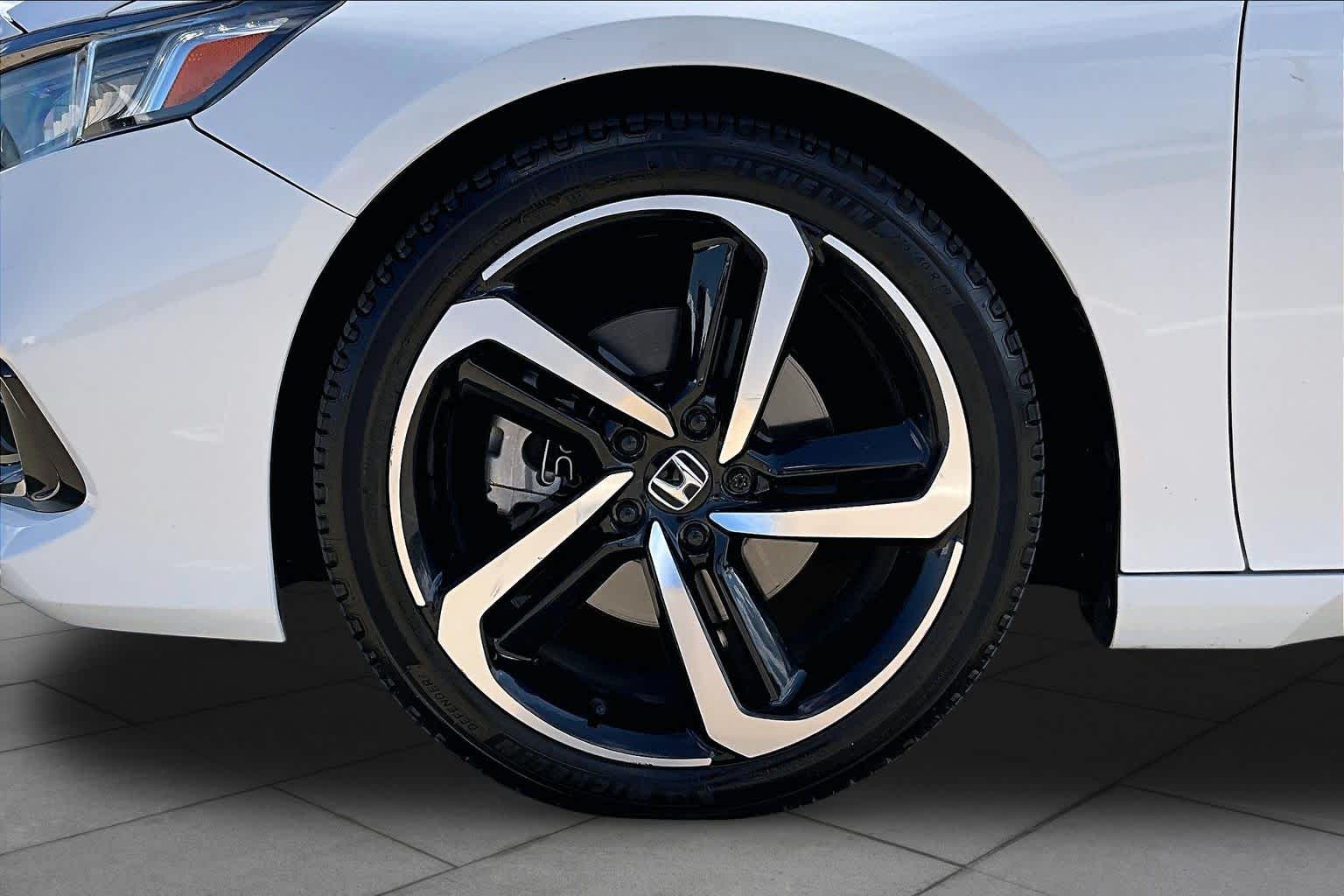 2021 Honda Accord Sedan photo 11 of 36