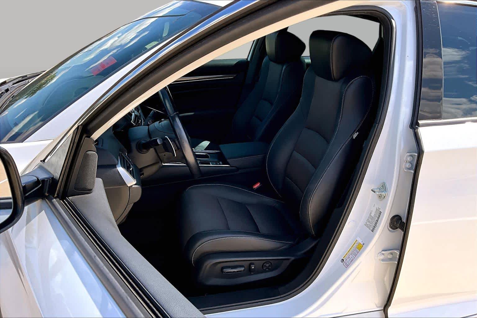 2021 Honda Accord Sedan photo 8 of 36
