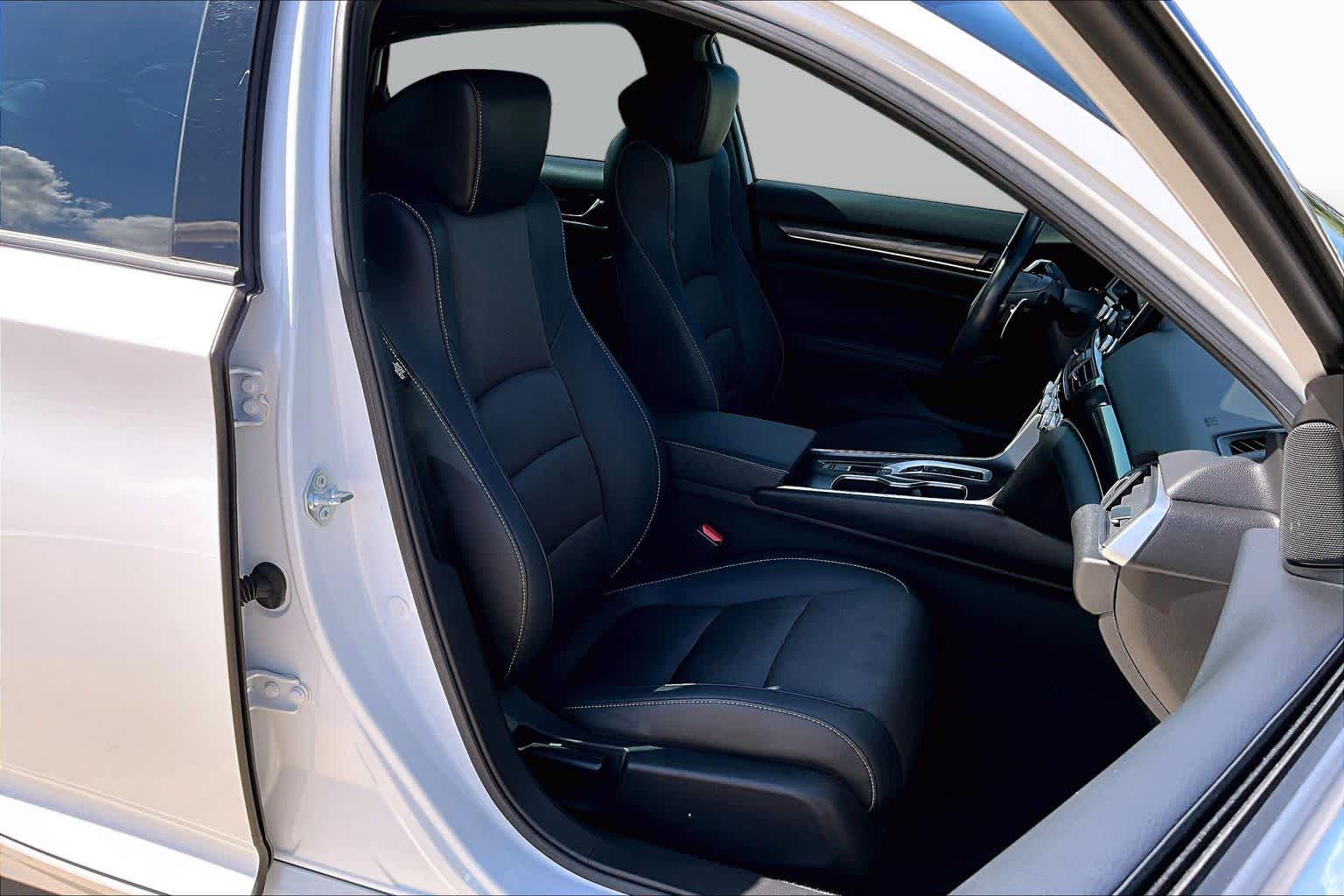 2021 Honda Accord Sedan photo 9 of 36