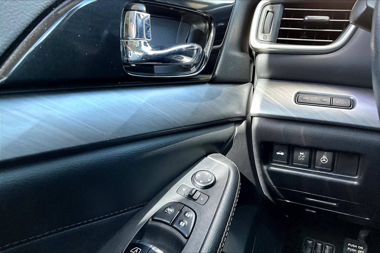 2017 Nissan Maxima SL Gun Metallic at HGreg Houston