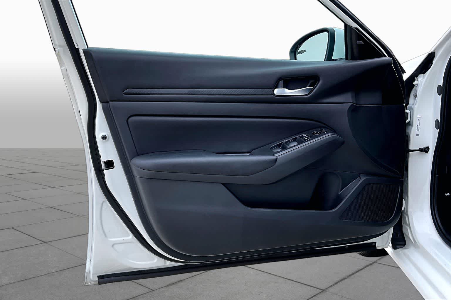 2021 Nissan Altima 2.5 S Glacier White at Sterling McCall Nissan
