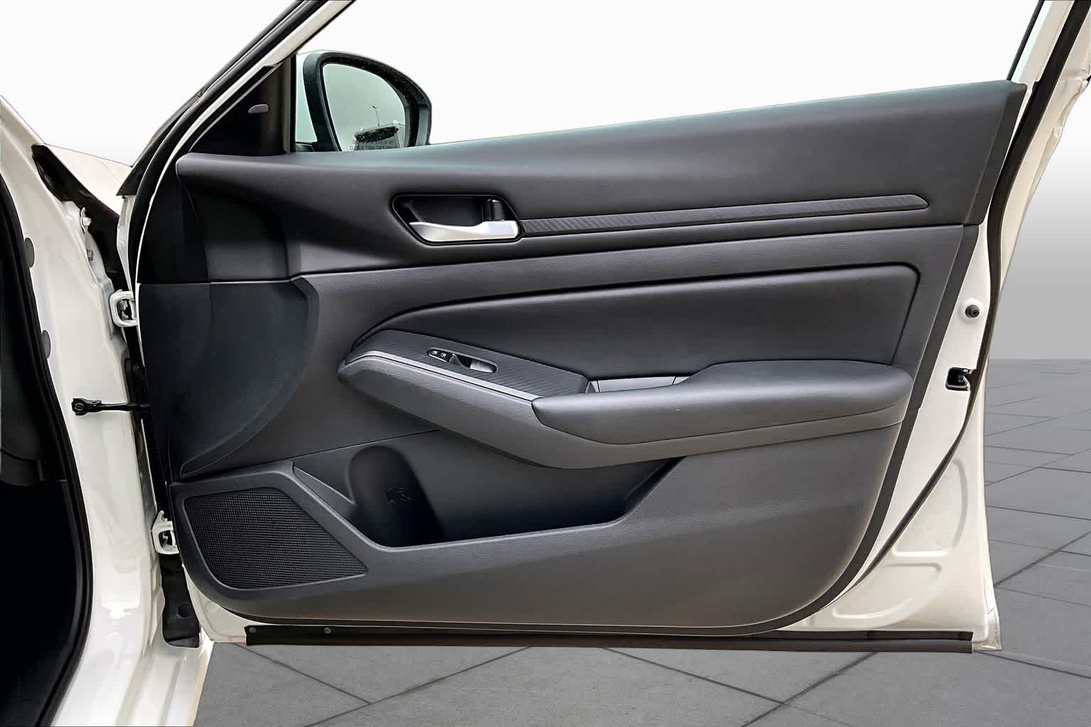 2021 Nissan Altima 2.5 S Glacier White at Sterling McCall Nissan