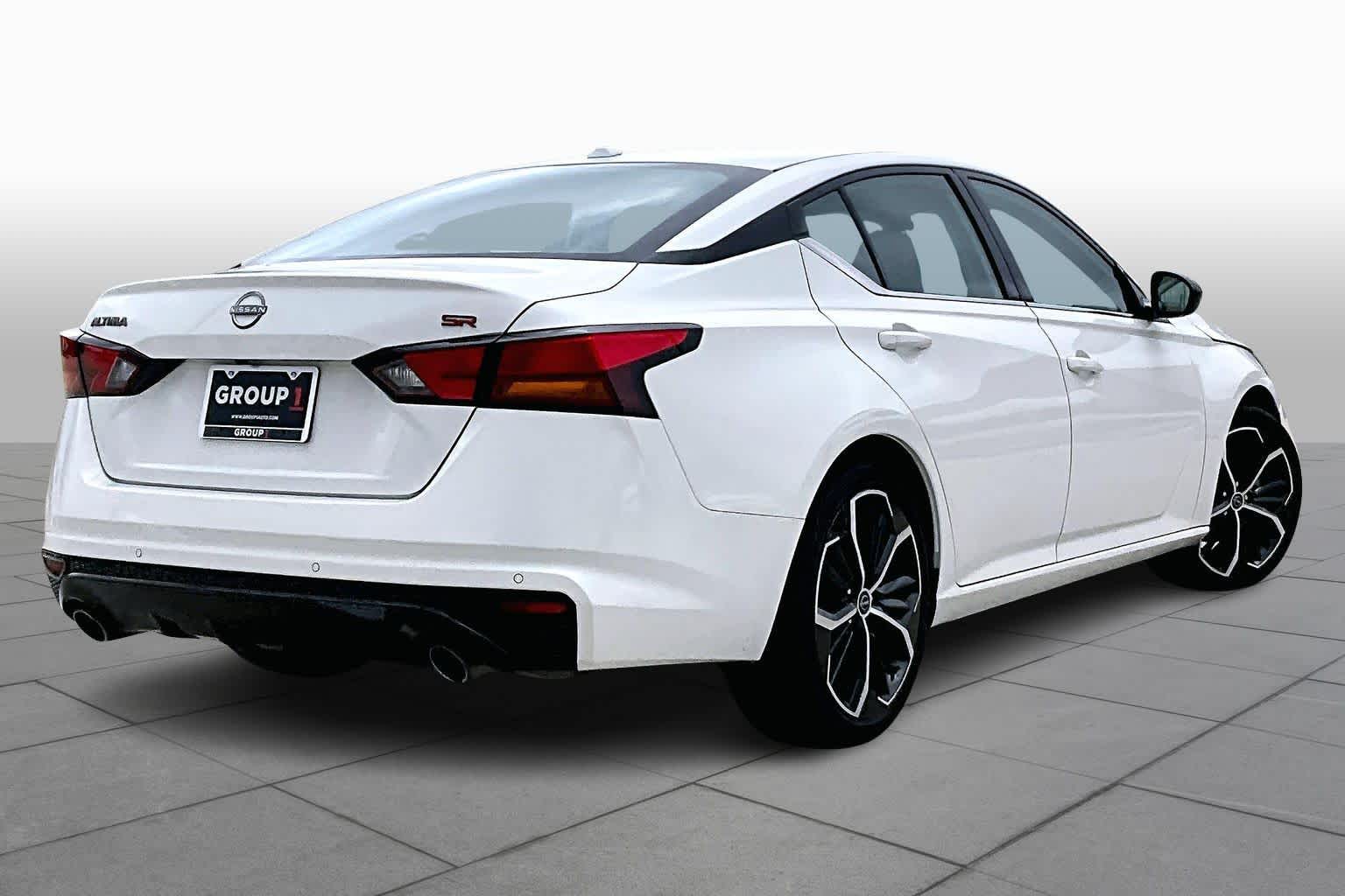 2024 Nissan Altima 2.5 SR Glacier White at AutoNation Ford Gulf Fwy
