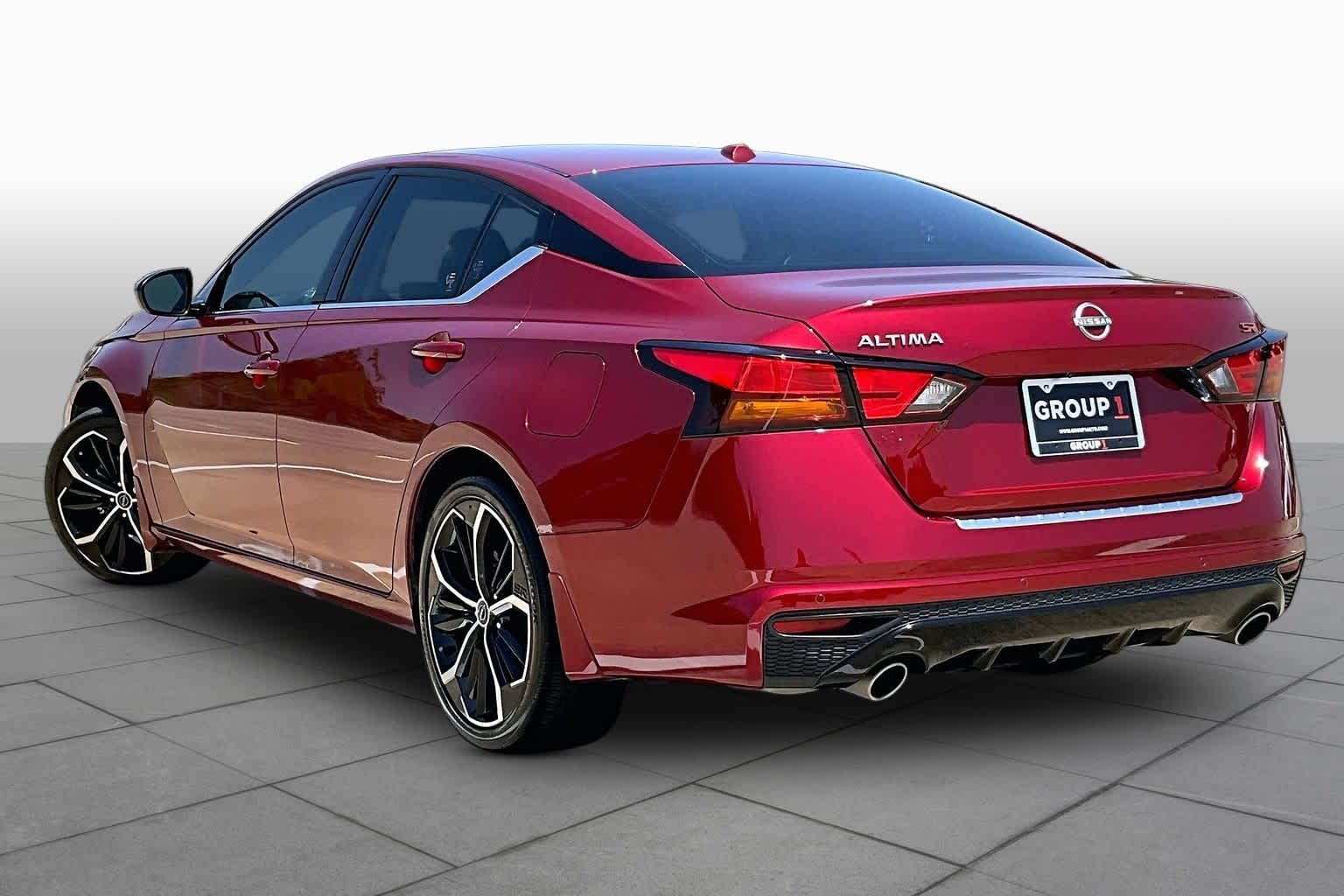 2023 Nissan Altima 2.5 SR Scarlet Ember Tintcoat at Friendly Ford Crosby