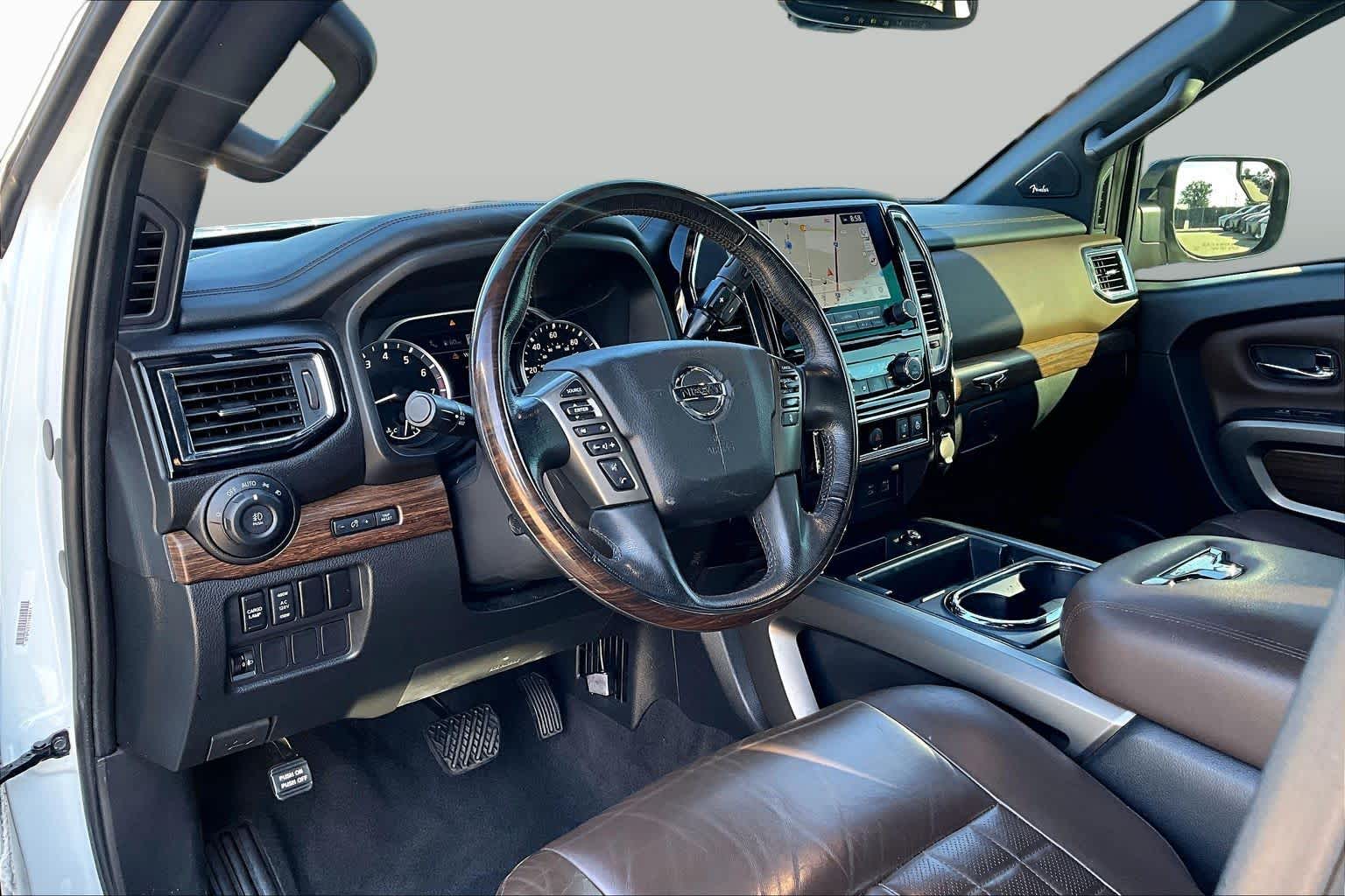 2021 Nissan Titan photo 17 of 35
