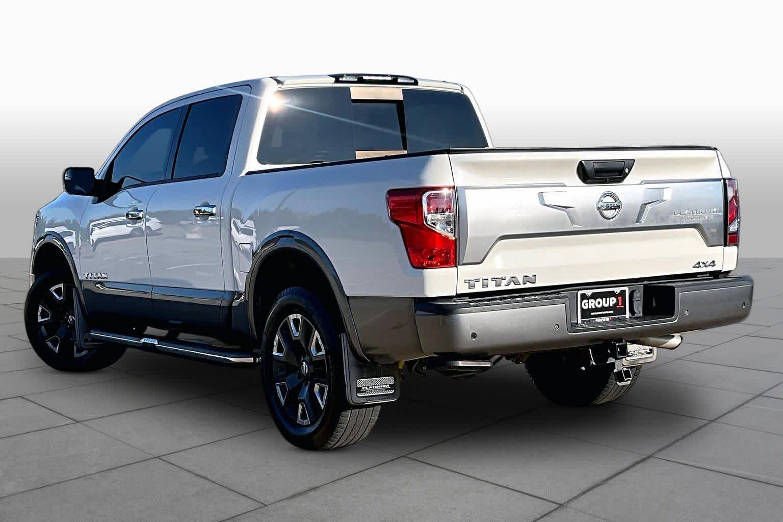 2021 Nissan Titan photo 11 of 35