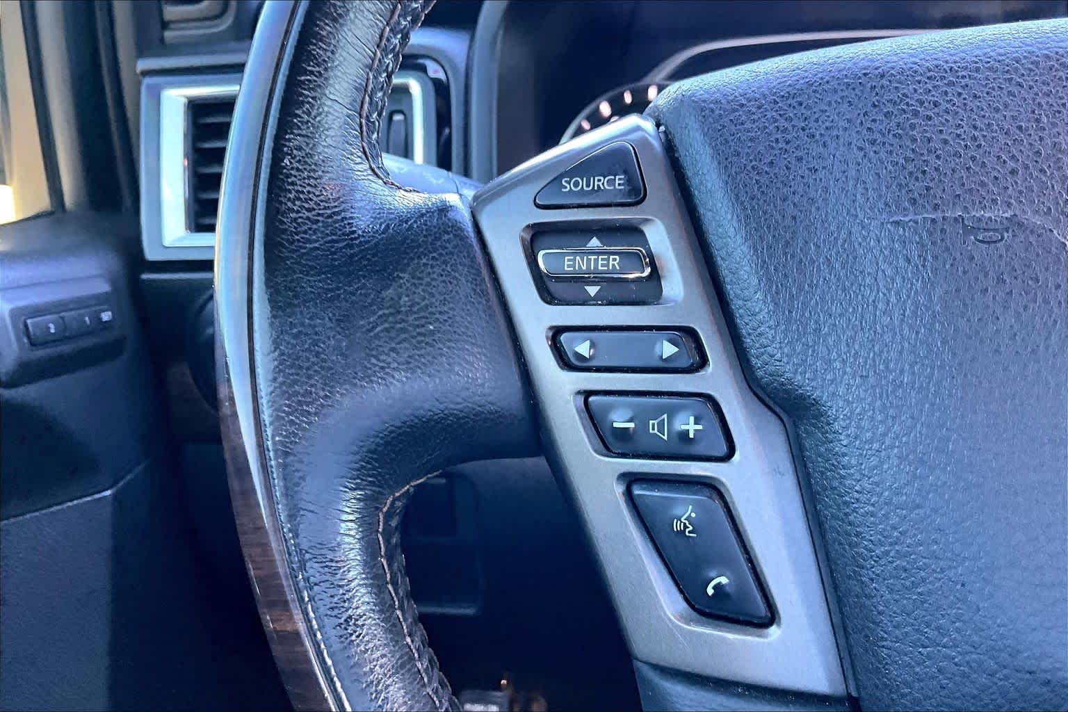 2021 Nissan Titan photo 23 of 35