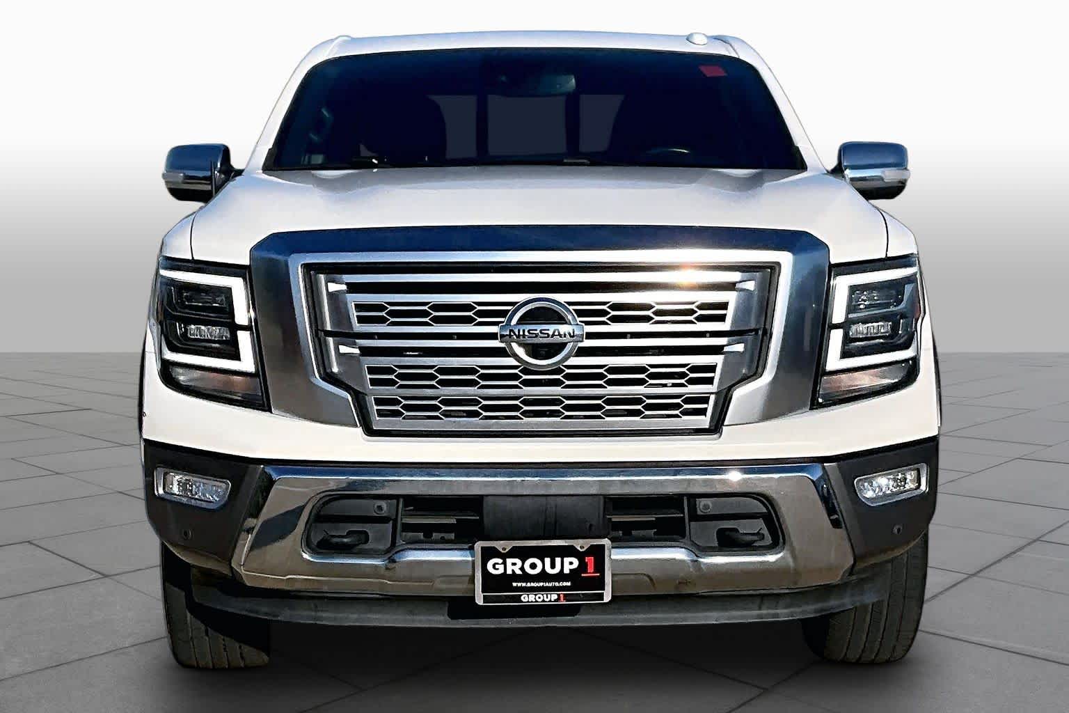 2021 Nissan Titan photo 4 of 35