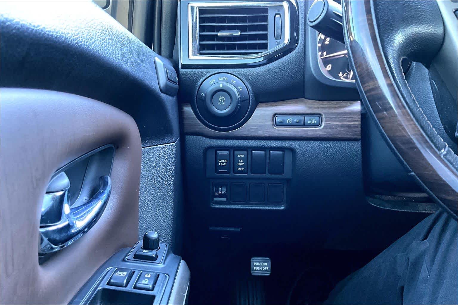 2021 Nissan Titan photo 34 of 35
