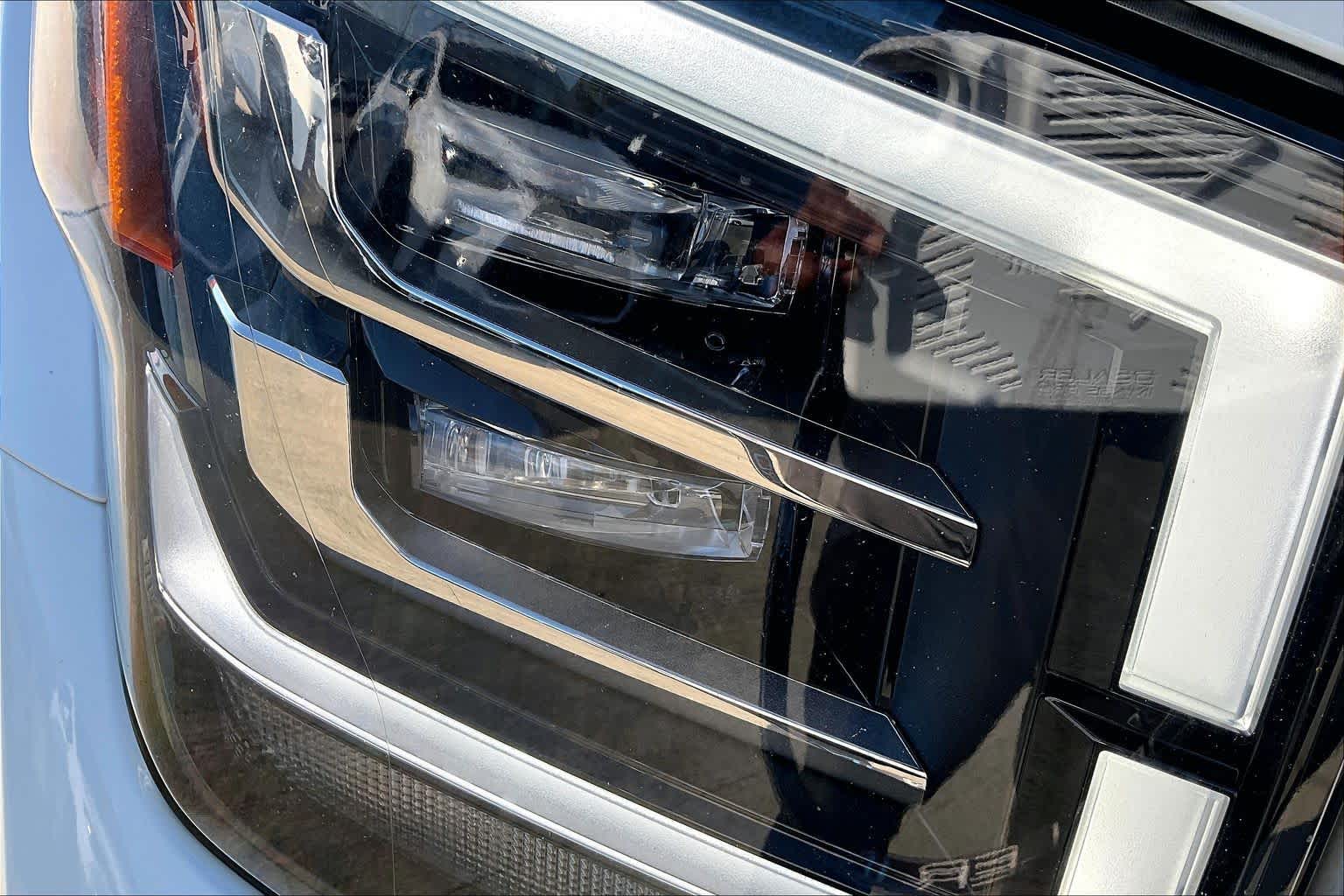 2021 Nissan Titan photo 27 of 35