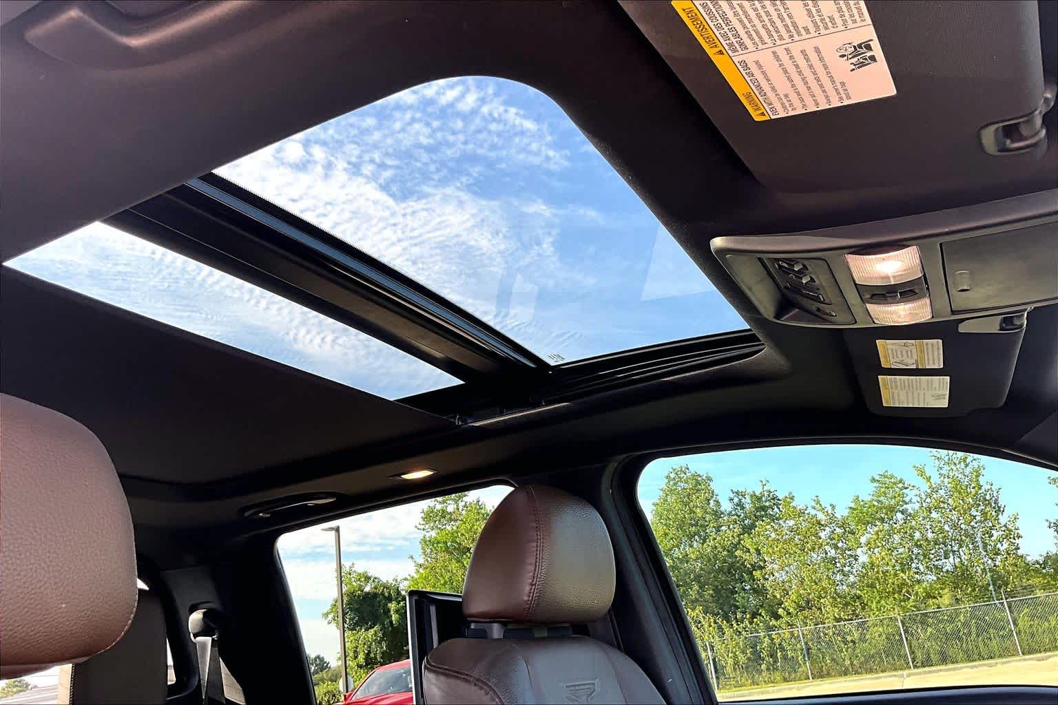 2021 Nissan Titan photo 13 of 35