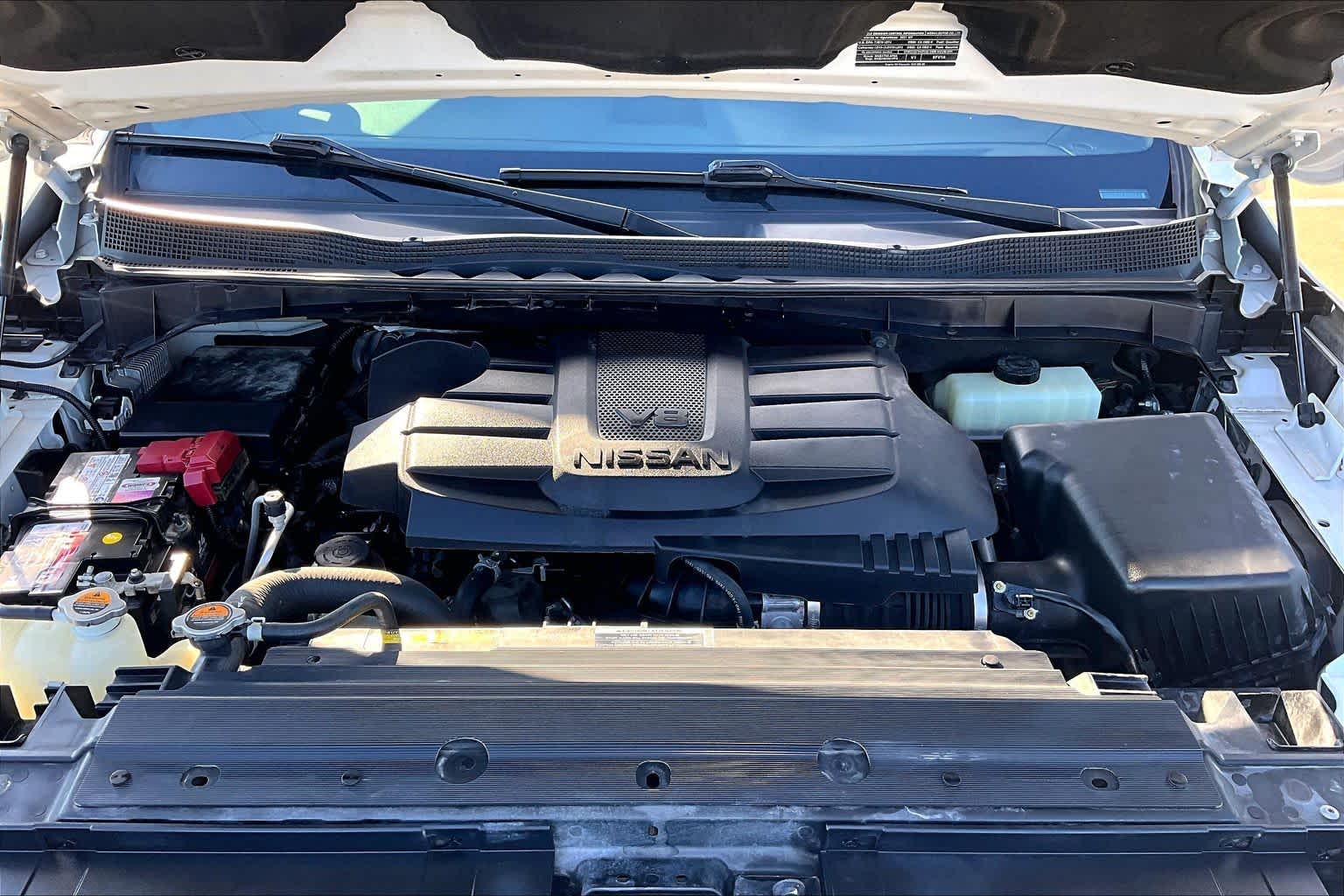 2021 Nissan Titan photo 31 of 35